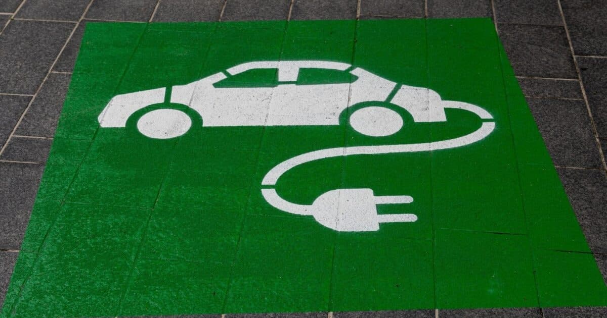 DIMO: Revolutionizing the Transition to Electric Vehicles
